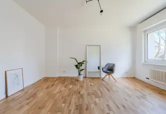 Wohnzimmer aus seitlicher Perspektive